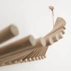 Influences conceptstore WOUD porte manteau bois patere chene Knaegt 6