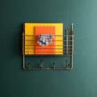 Maze-interior-Mitten-Shelf-S-doré