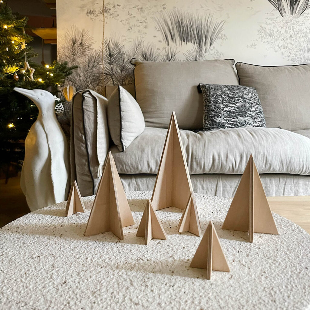 Lot de 7 sapins en bois, décoration de noël Lot de 7 sapins en bois, décoration de noël