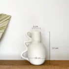 Vase ceramique poignee ondulee boho chic tachete blanc original 01d