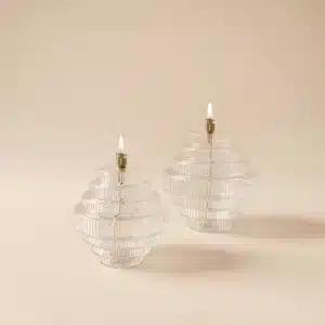 Deux lampes à huile en verre twin