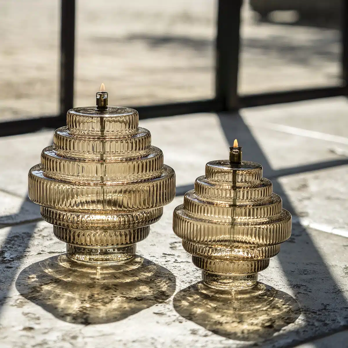 Lampe à huile en verre couleur ambrée